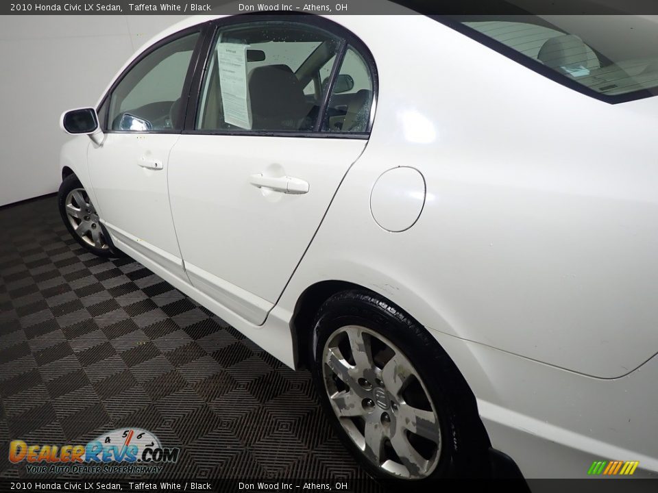 2010 Honda Civic LX Sedan Taffeta White / Black Photo #17