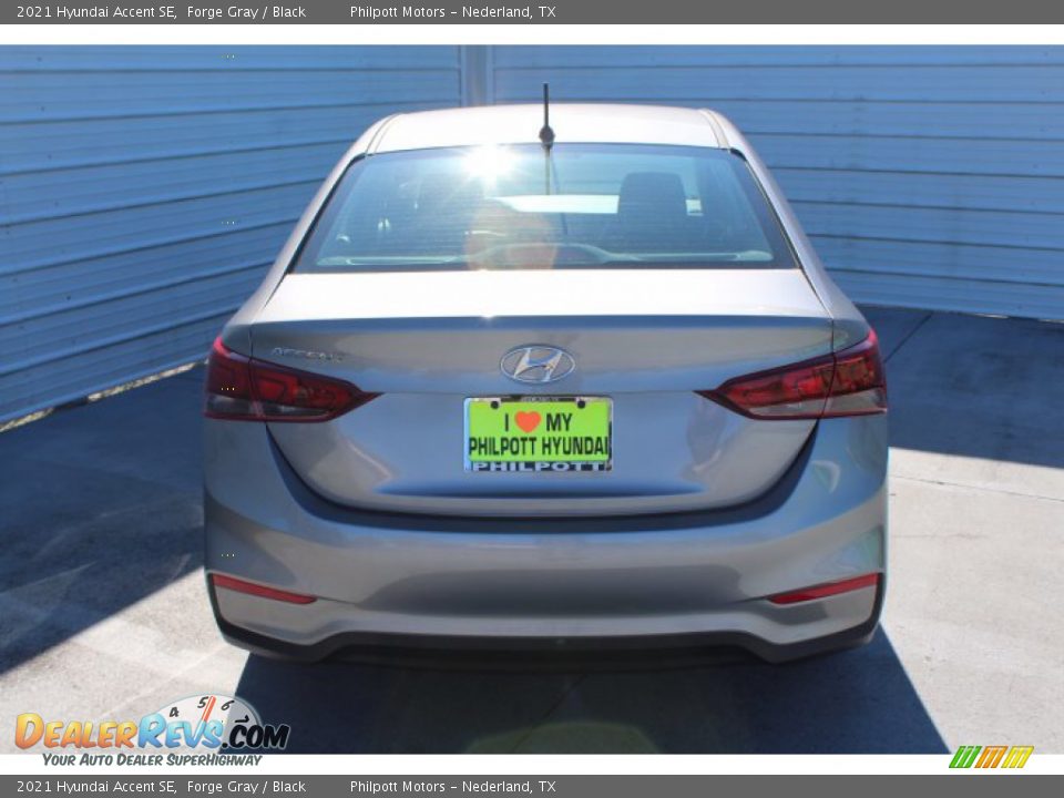 2021 Hyundai Accent SE Forge Gray / Black Photo #7