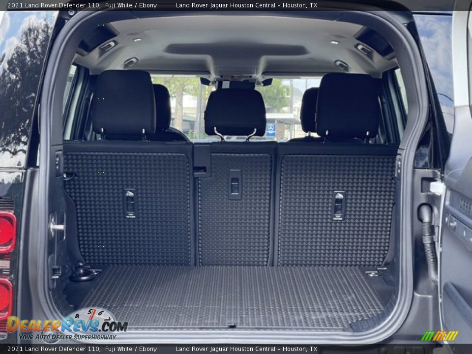 2021 Land Rover Defender 110 Trunk Photo #30