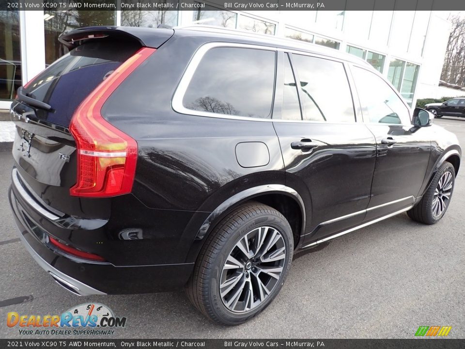 2021 Volvo XC90 T5 AWD Momentum Onyx Black Metallic / Charcoal Photo #2