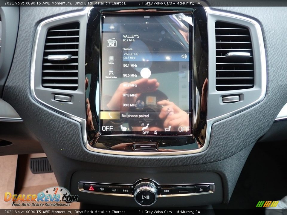 2021 Volvo XC90 T5 AWD Momentum Onyx Black Metallic / Charcoal Photo #15
