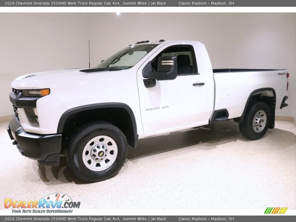 Front 3/4 View of 2020 Chevrolet Silverado 3500HD Work Truck Regular Cab 4x4 Photo #3
