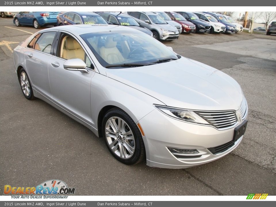 Front 3/4 View of 2015 Lincoln MKZ AWD Photo #3