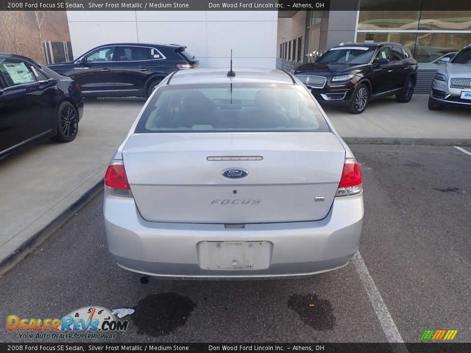 2008 Ford Focus SE Sedan Silver Frost Metallic / Medium Stone Photo #8