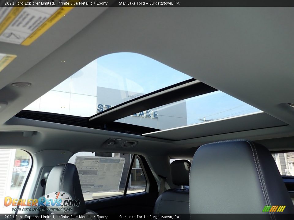 Sunroof of 2021 Ford Explorer Limited Photo #16