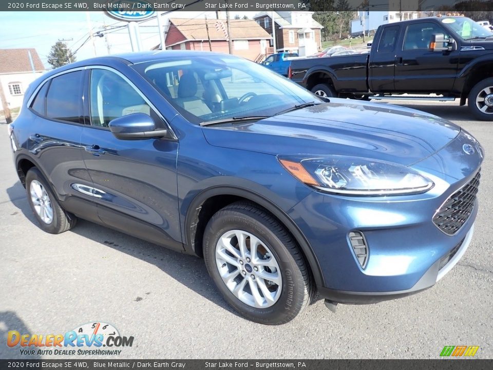 Front 3/4 View of 2020 Ford Escape SE 4WD Photo #8