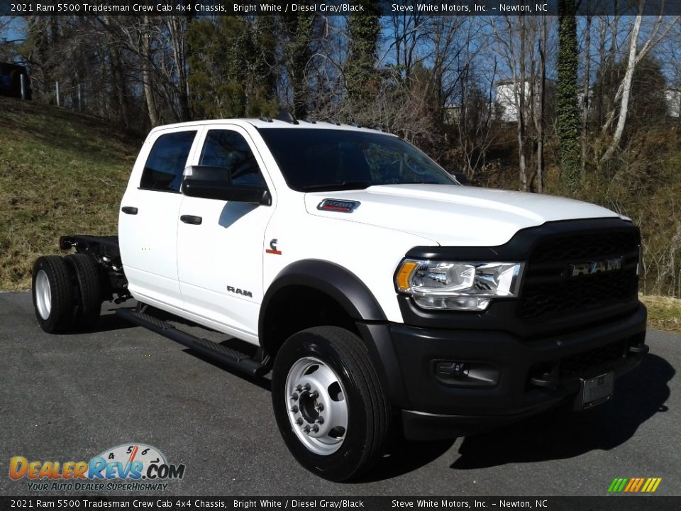 2021 Ram 5500 Tradesman Crew Cab 4x4 Chassis Bright White / Diesel Gray/Black Photo #4