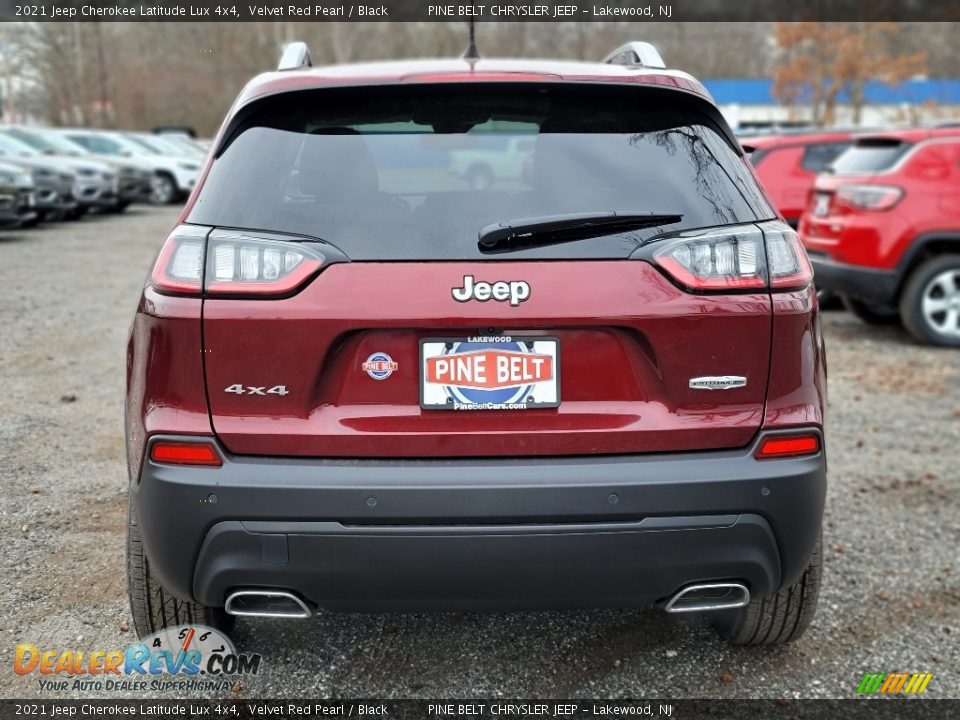 2021 Jeep Cherokee Latitude Lux 4x4 Velvet Red Pearl / Black Photo #7