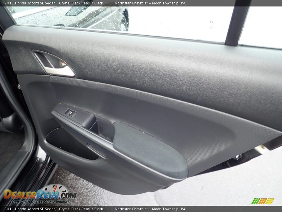 2011 Honda Accord SE Sedan Crystal Black Pearl / Black Photo #18