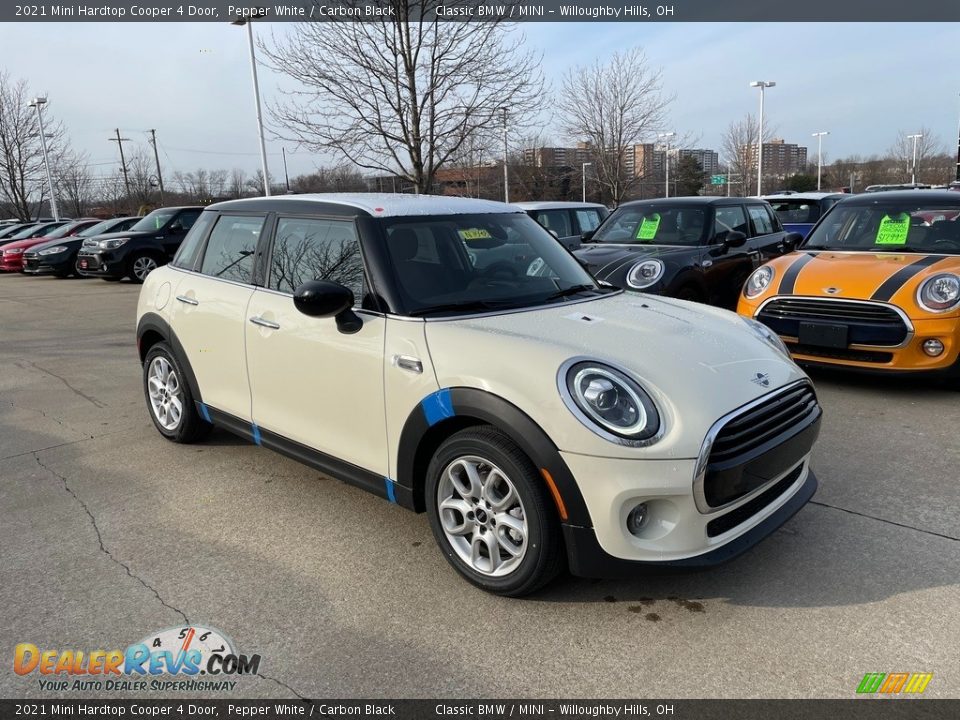 Front 3/4 View of 2021 Mini Hardtop Cooper 4 Door Photo #1