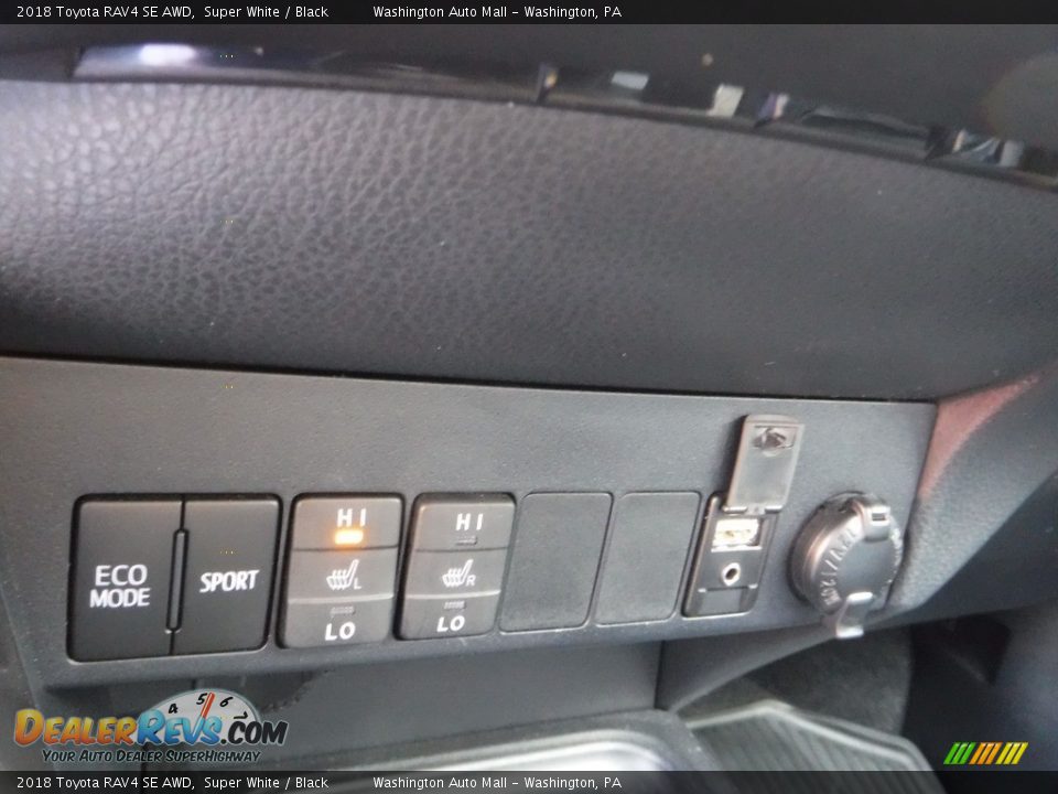 2018 Toyota RAV4 SE AWD Super White / Black Photo #6