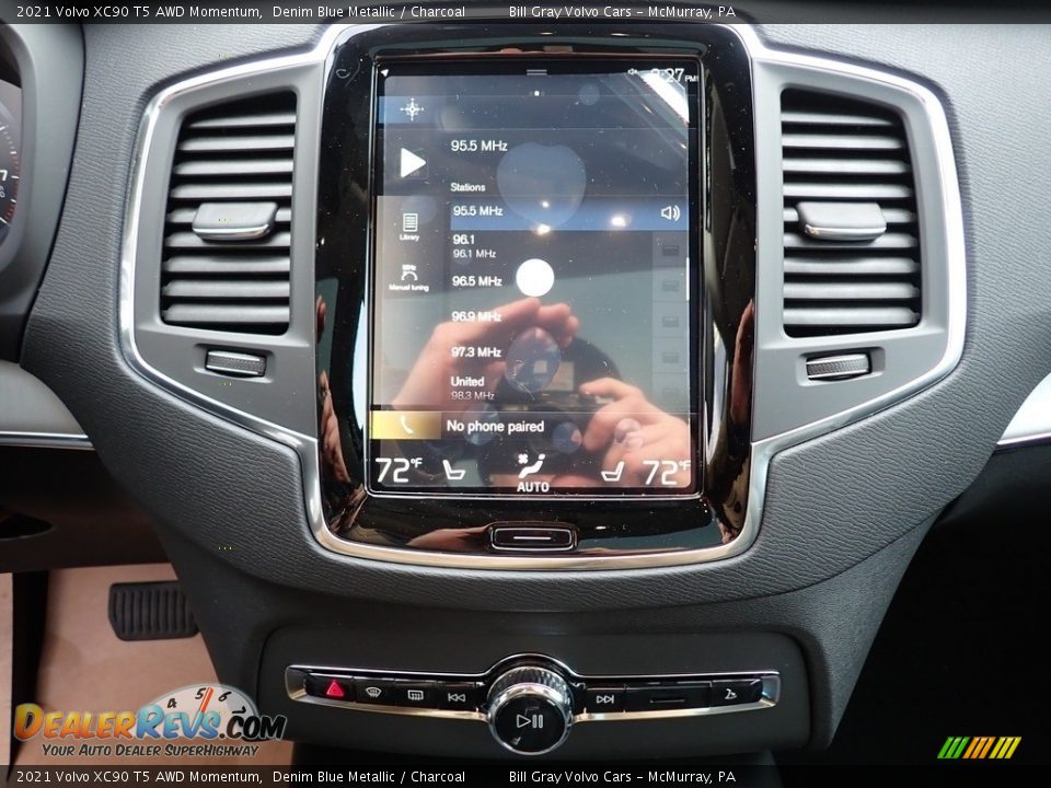 Controls of 2021 Volvo XC90 T5 AWD Momentum Photo #15