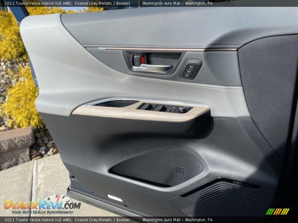 Door Panel of 2021 Toyota Venza Hybrid XLE AWD Photo #22