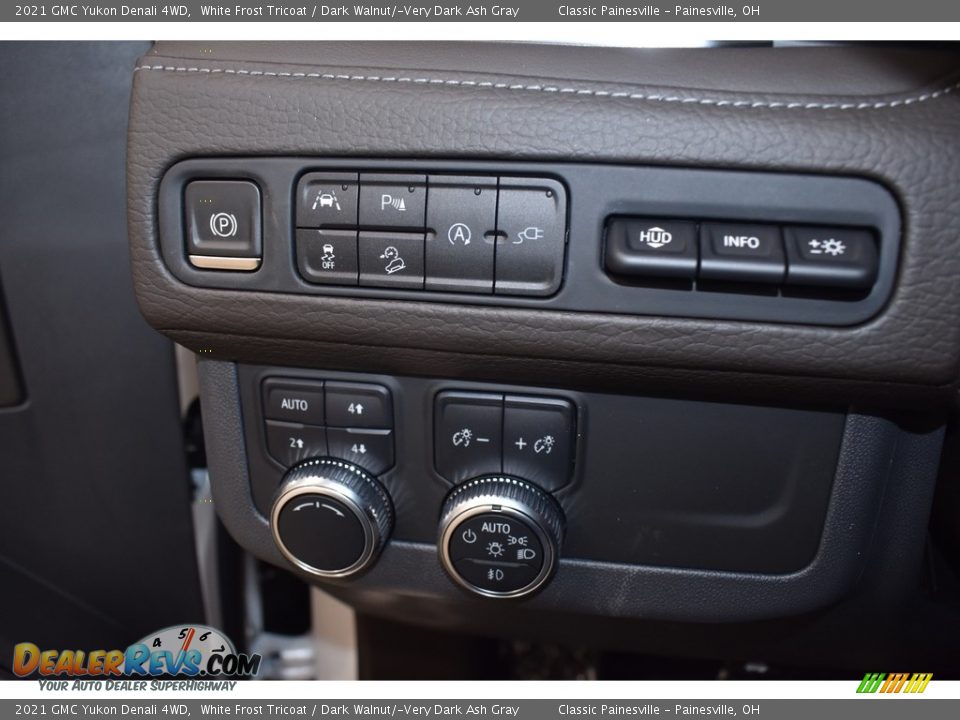 Controls of 2021 GMC Yukon Denali 4WD Photo #11