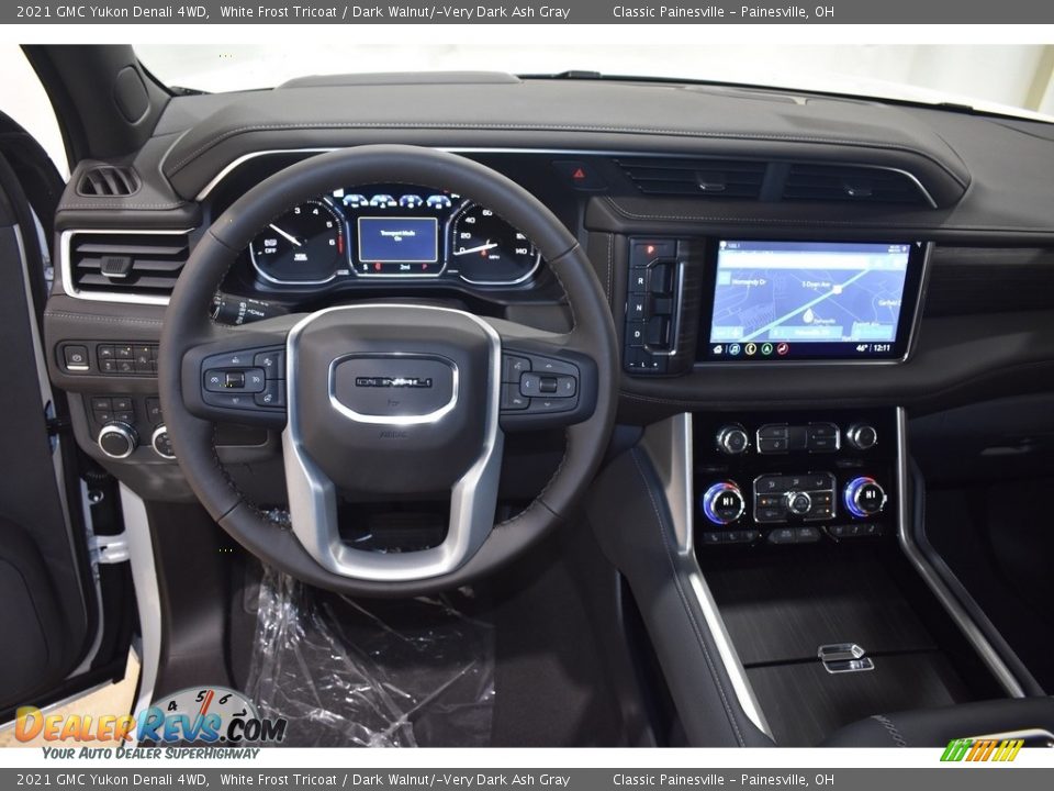 Dashboard of 2021 GMC Yukon Denali 4WD Photo #12