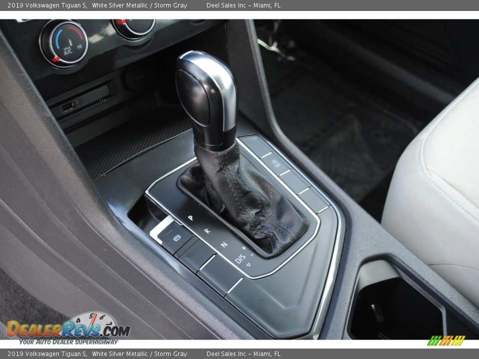 2019 Volkswagen Tiguan S Shifter Photo #13