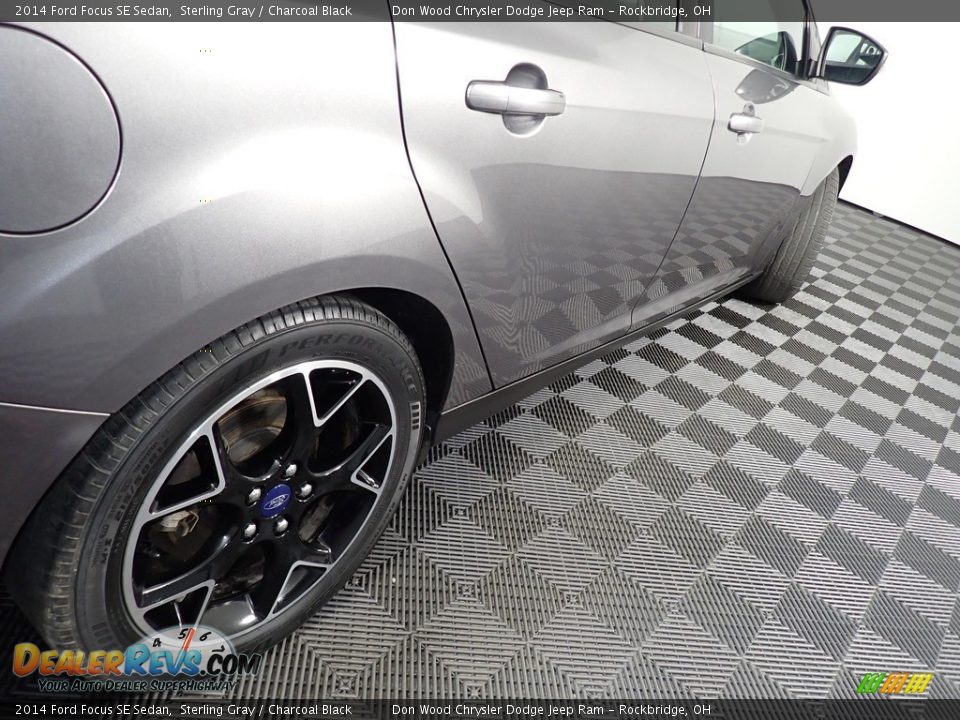 2014 Ford Focus SE Sedan Sterling Gray / Charcoal Black Photo #14
