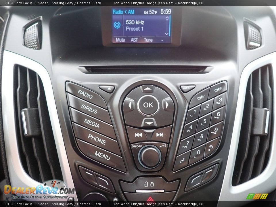 2014 Ford Focus SE Sedan Sterling Gray / Charcoal Black Photo #25