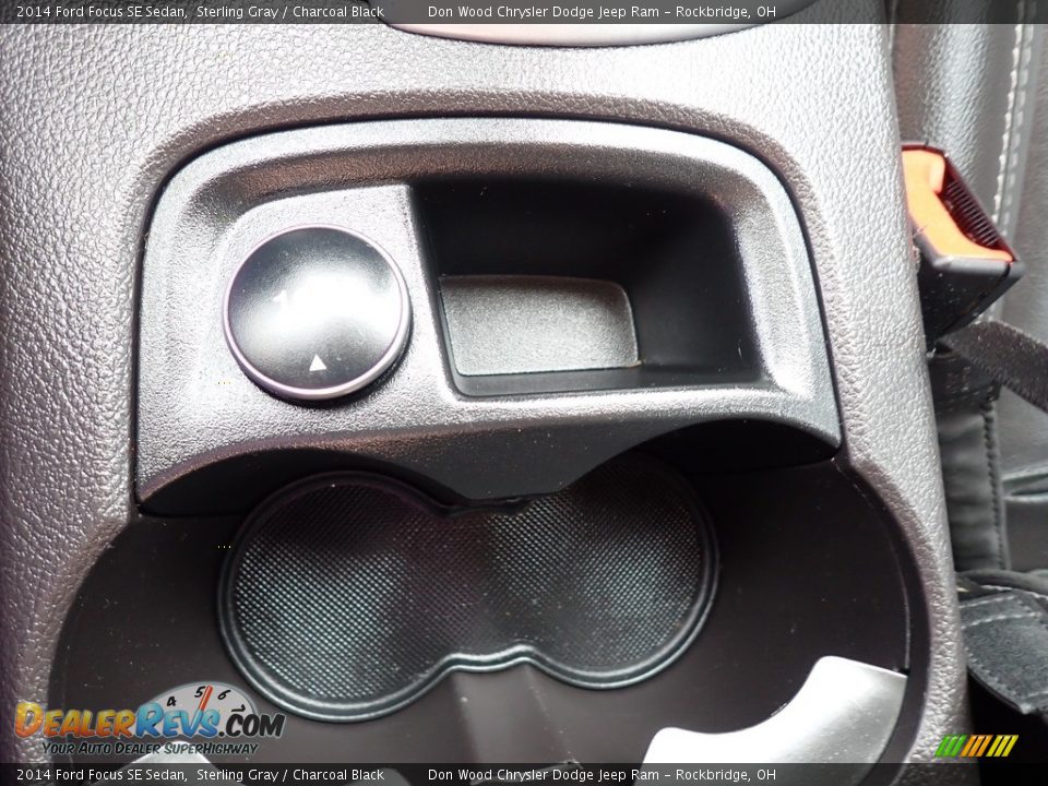 2014 Ford Focus SE Sedan Sterling Gray / Charcoal Black Photo #27