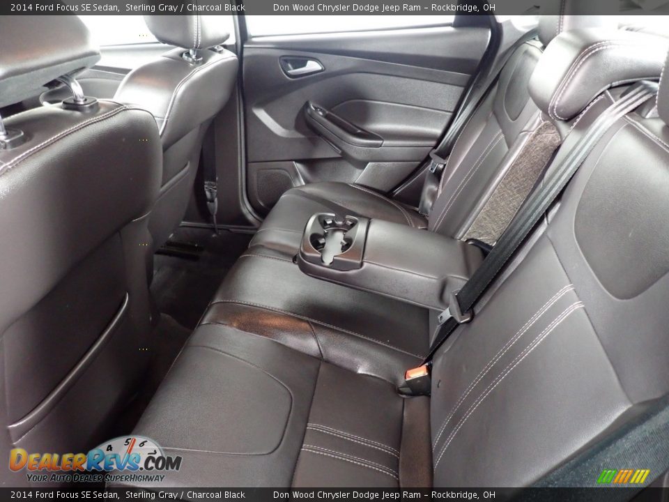 2014 Ford Focus SE Sedan Sterling Gray / Charcoal Black Photo #32