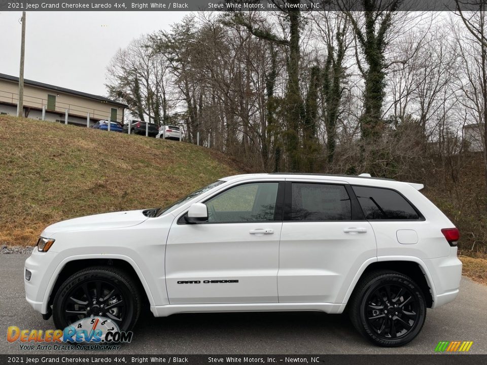 2021 Jeep Grand Cherokee Laredo 4x4 Bright White / Black Photo #1