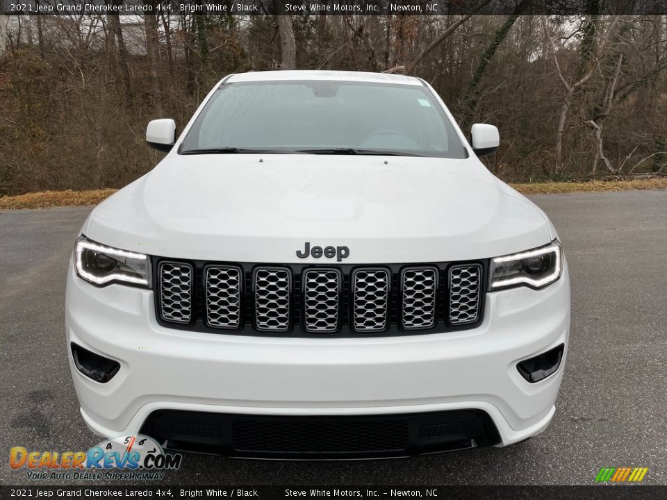 2021 Jeep Grand Cherokee Laredo 4x4 Bright White / Black Photo #3