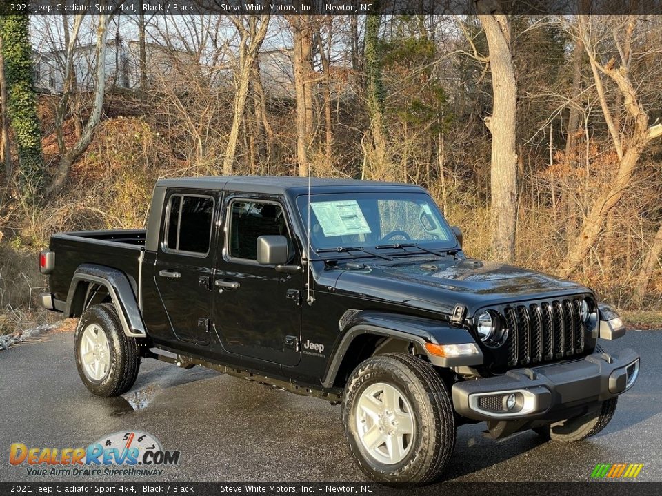 Front 3/4 View of 2021 Jeep Gladiator Sport 4x4 Photo #4