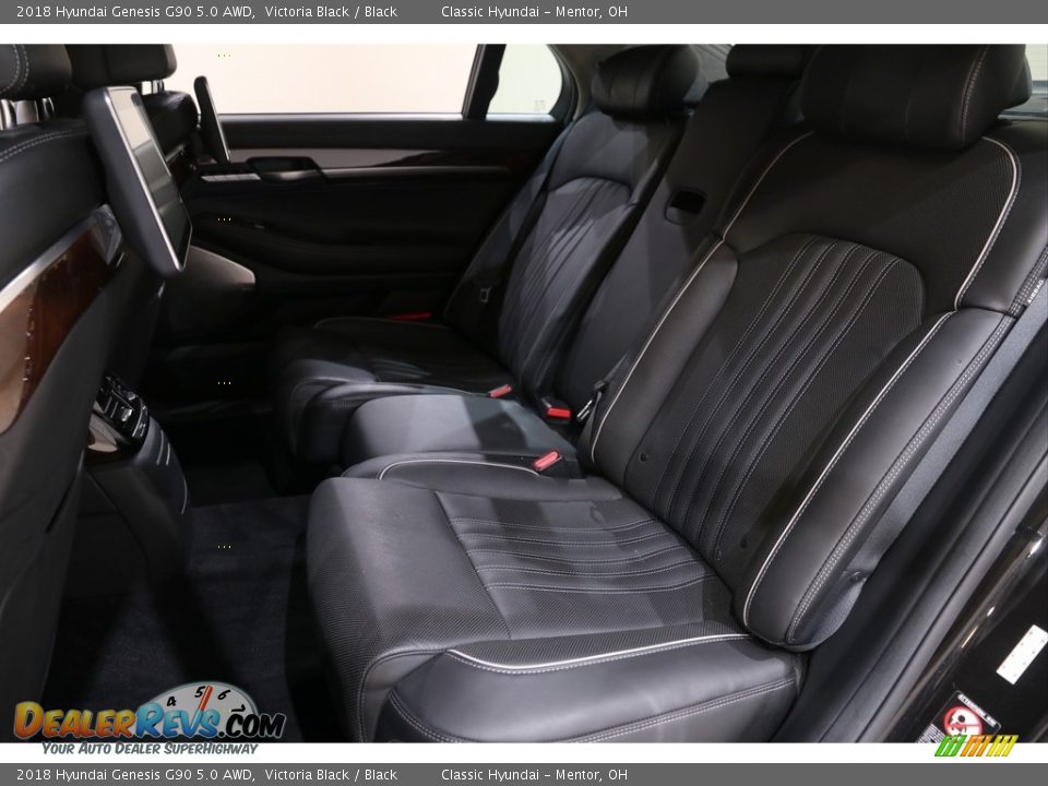 2018 Hyundai Genesis G90 5.0 AWD Victoria Black / Black Photo #28