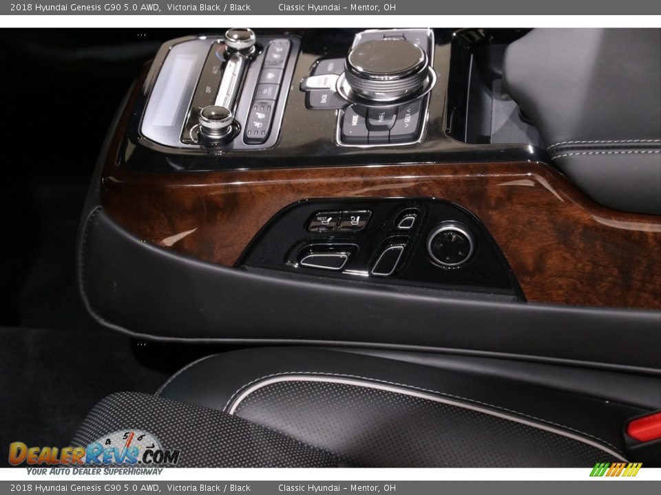 2018 Hyundai Genesis G90 5.0 AWD Victoria Black / Black Photo #30