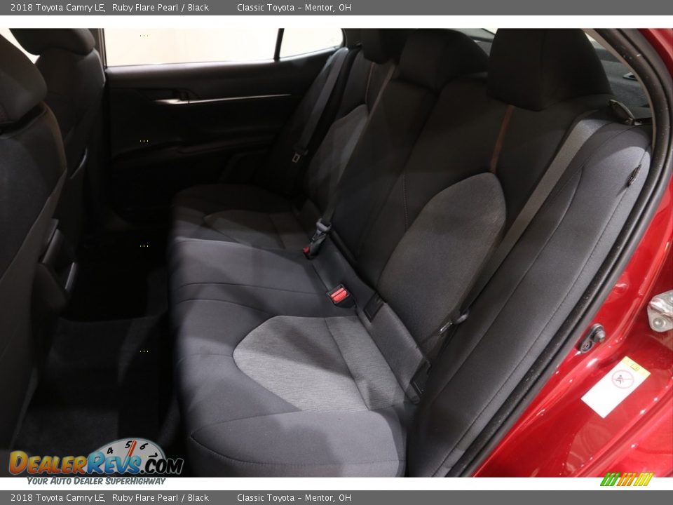 2018 Toyota Camry LE Ruby Flare Pearl / Black Photo #18