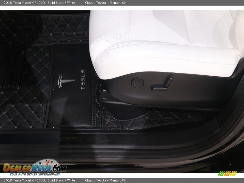 2018 Tesla Model X P100D Solid Black / White Photo #15