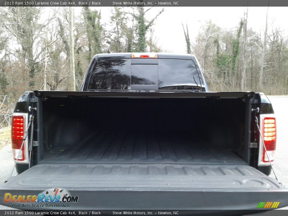 2013 Ram 1500 Laramie Crew Cab 4x4 Black / Black Photo #9