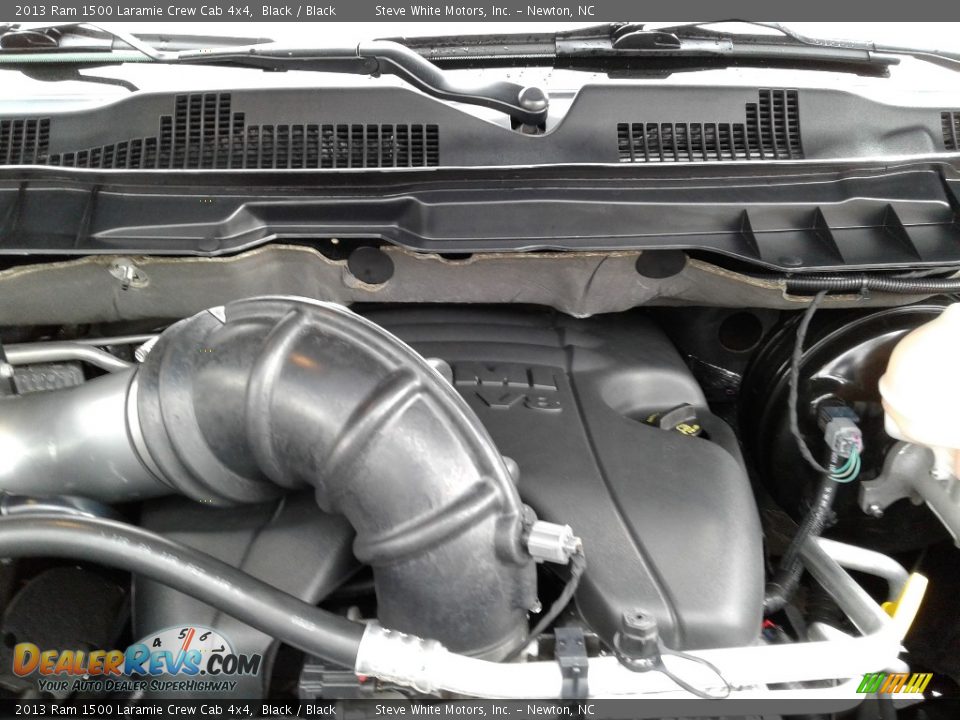 2013 Ram 1500 Laramie Crew Cab 4x4 Black / Black Photo #12