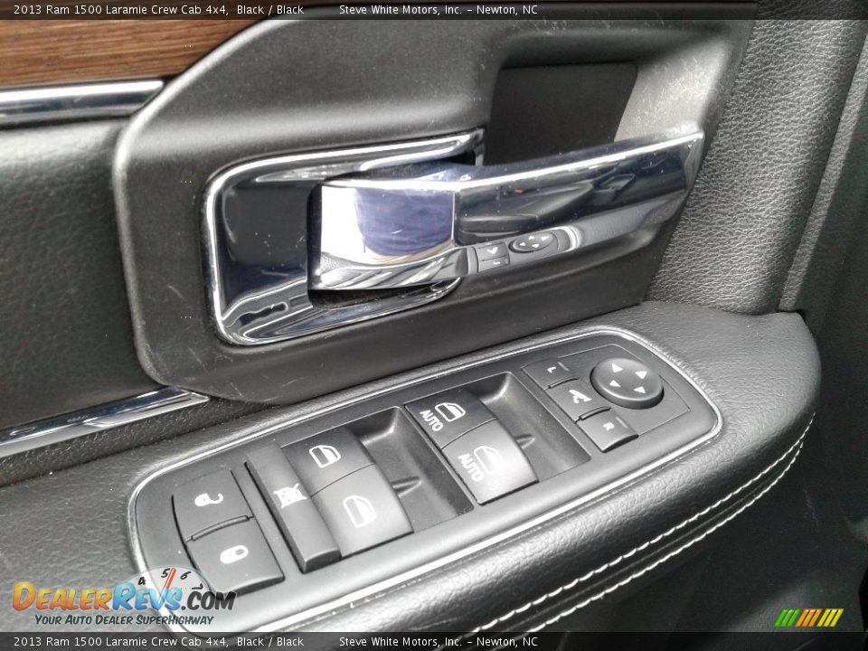 2013 Ram 1500 Laramie Crew Cab 4x4 Black / Black Photo #14