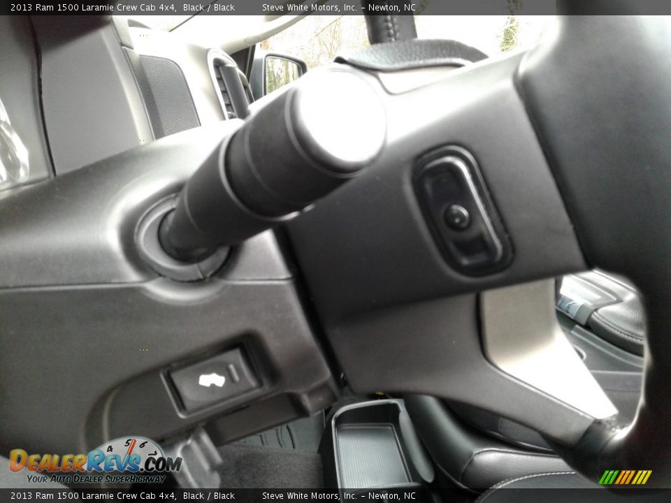 2013 Ram 1500 Laramie Crew Cab 4x4 Black / Black Photo #15