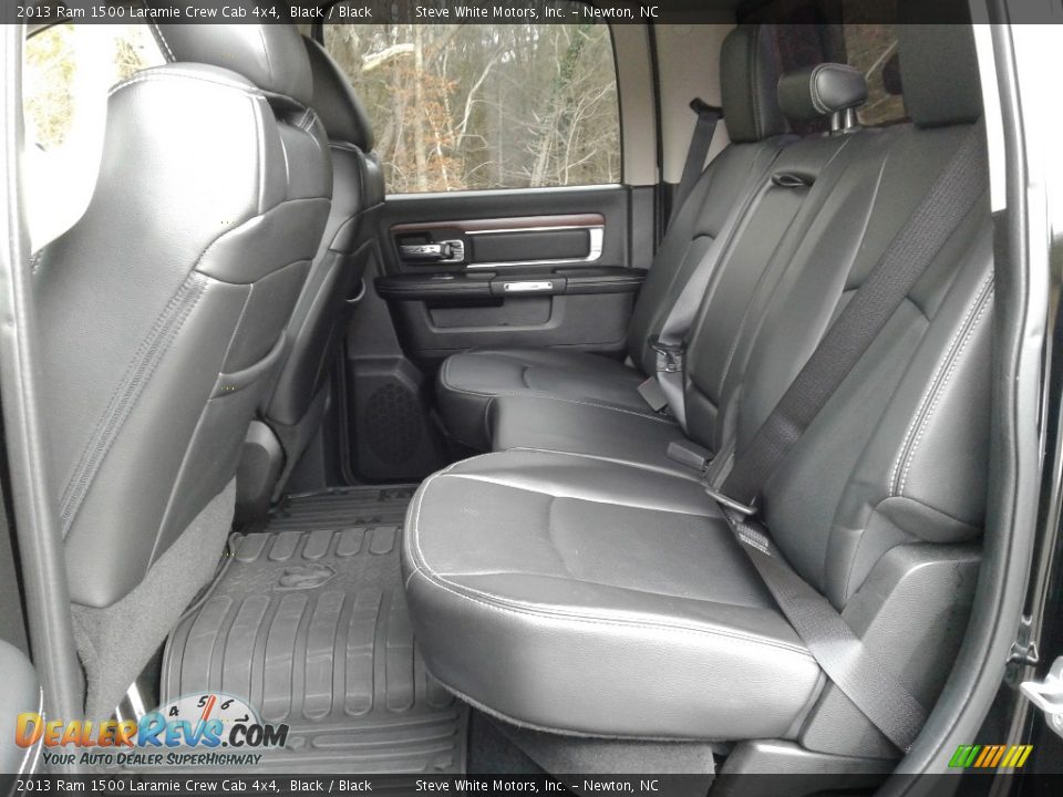 2013 Ram 1500 Laramie Crew Cab 4x4 Black / Black Photo #17