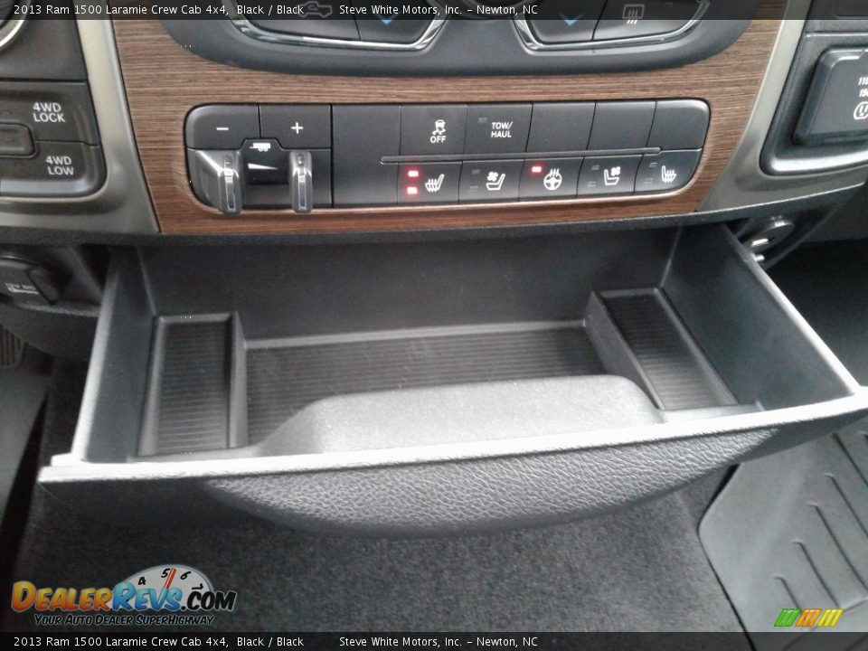 2013 Ram 1500 Laramie Crew Cab 4x4 Black / Black Photo #32