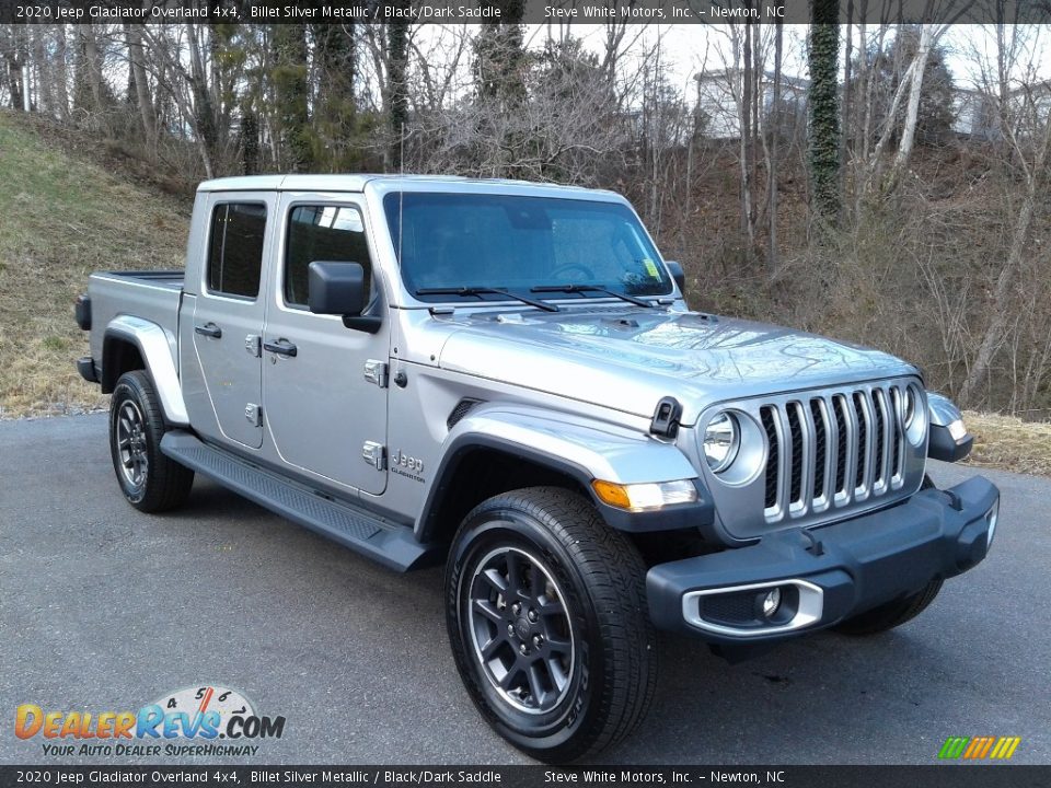 Front 3/4 View of 2020 Jeep Gladiator Overland 4x4 Photo #4