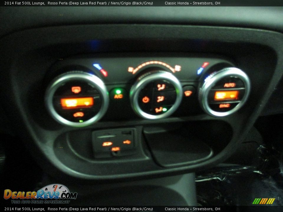 2014 Fiat 500L Lounge Rosso Perla (Deep Lava Red Pearl) / Nero/Grigio (Black/Grey) Photo #23