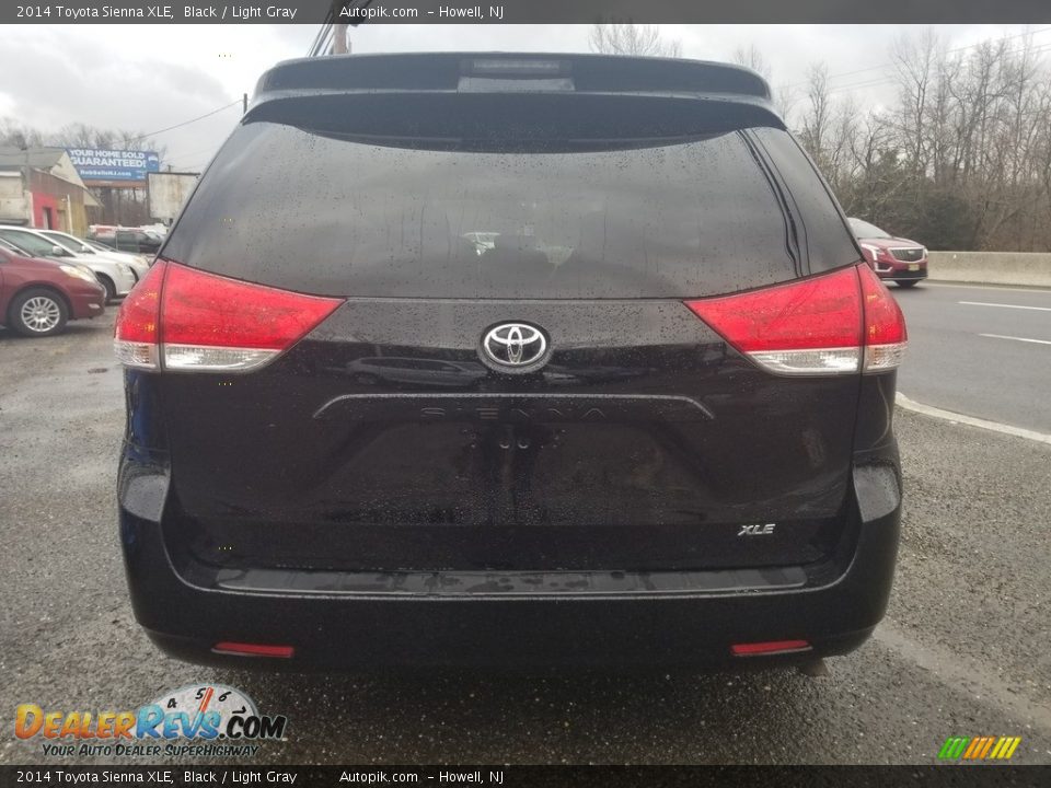 2014 Toyota Sienna XLE Black / Light Gray Photo #4