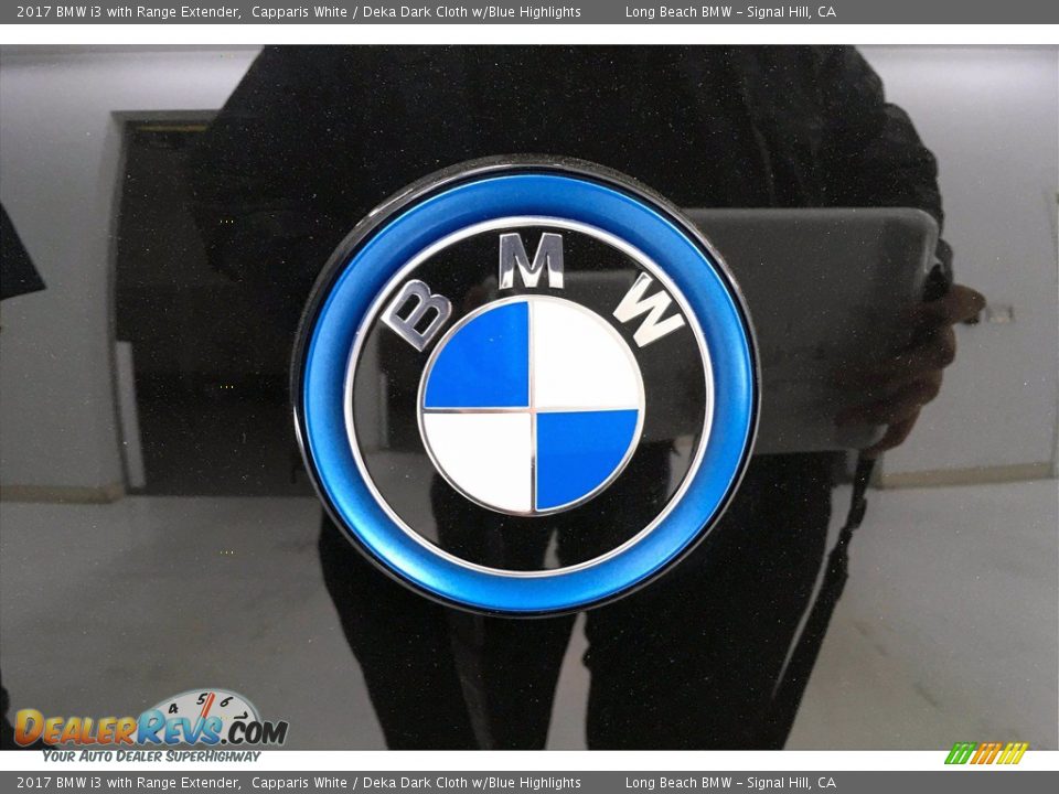2017 BMW i3 with Range Extender Capparis White / Deka Dark Cloth w/Blue Highlights Photo #34