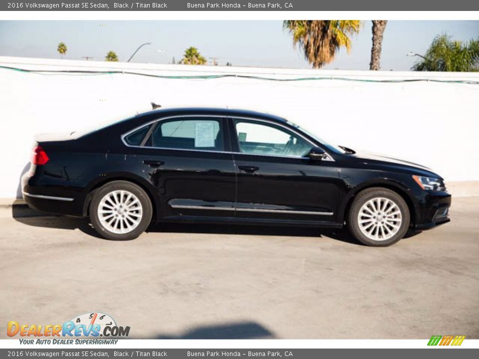 Black 2016 Volkswagen Passat SE Sedan Photo #14