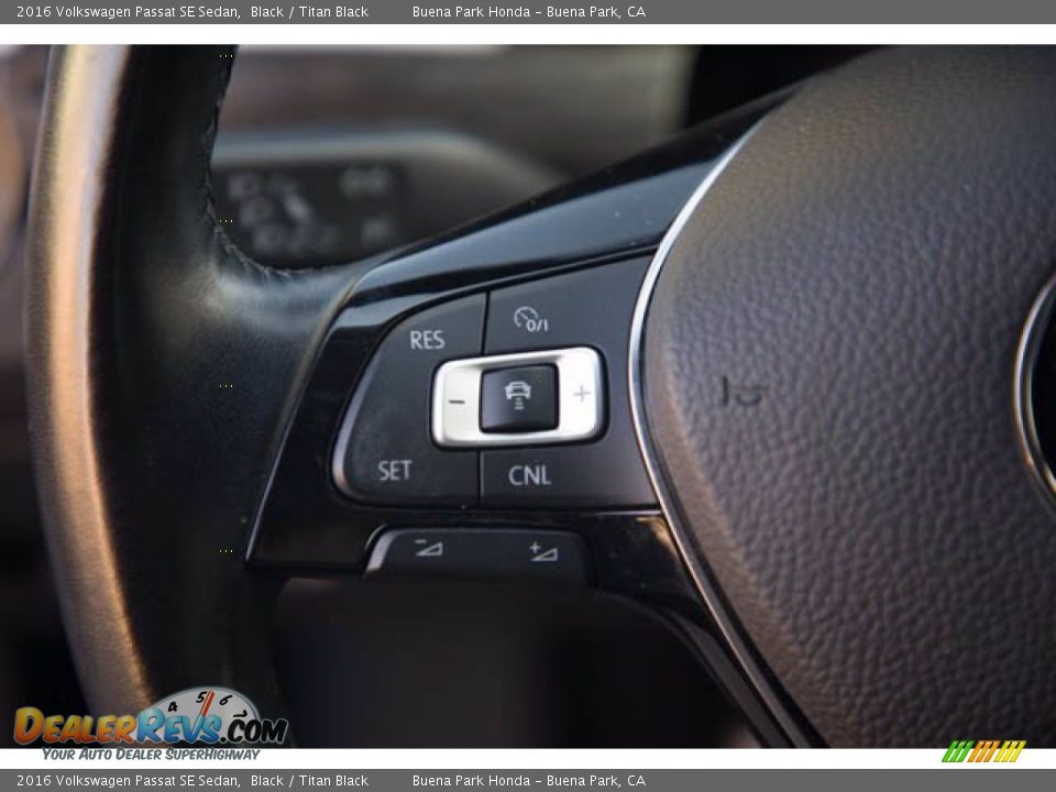 2016 Volkswagen Passat SE Sedan Steering Wheel Photo #16