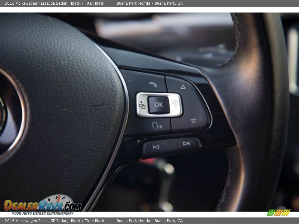 2016 Volkswagen Passat SE Sedan Steering Wheel Photo #17