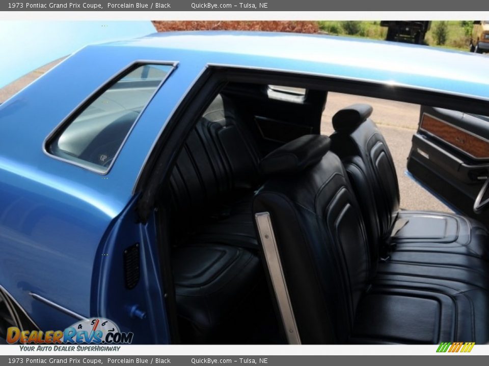 Front Seat of 1973 Pontiac Grand Prix Coupe Photo #7