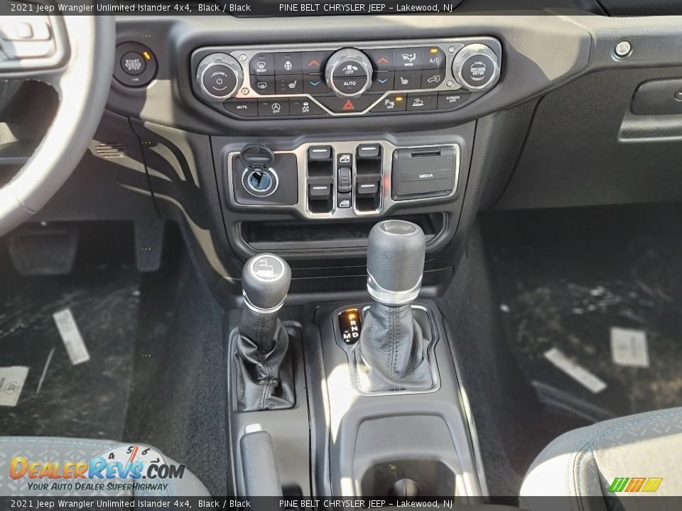 2021 Jeep Wrangler Unlimited Islander 4x4 Shifter Photo #12