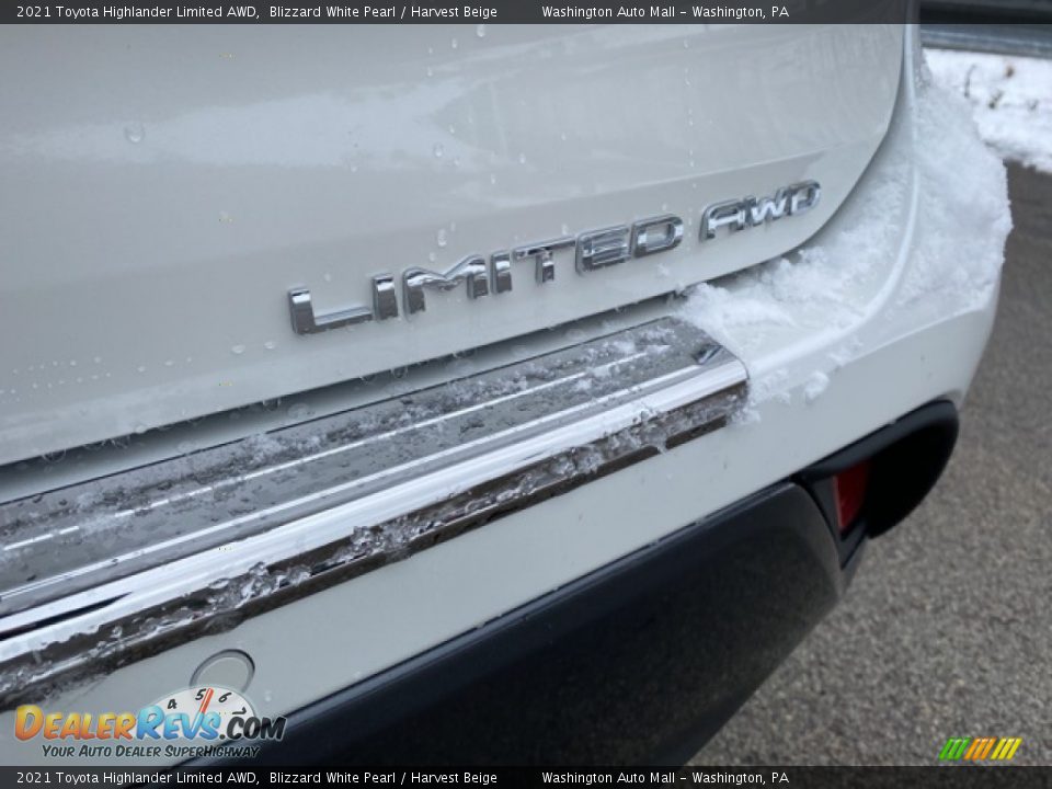 2021 Toyota Highlander Limited AWD Blizzard White Pearl / Harvest Beige Photo #25