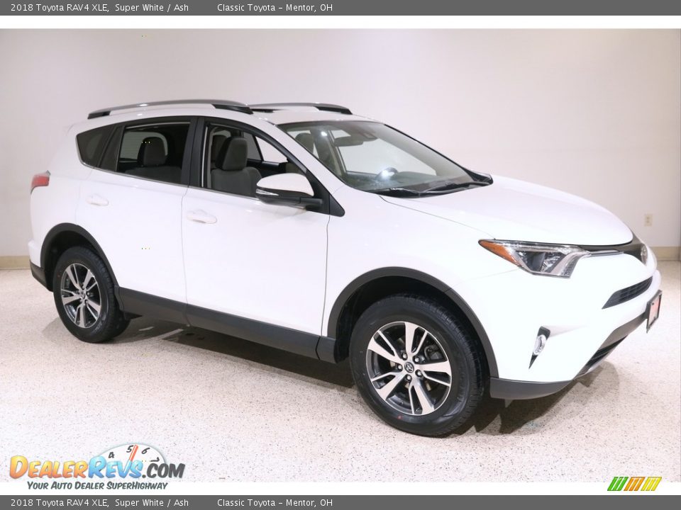 2018 Toyota RAV4 XLE Super White / Ash Photo #1