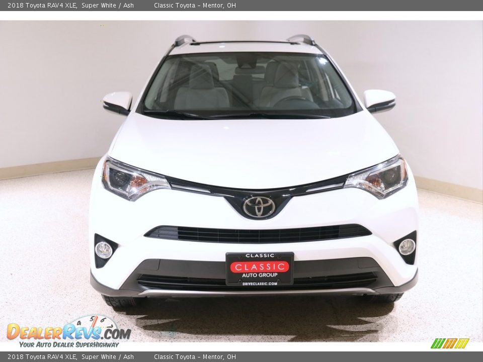2018 Toyota RAV4 XLE Super White / Ash Photo #2