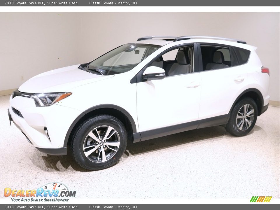 2018 Toyota RAV4 XLE Super White / Ash Photo #3